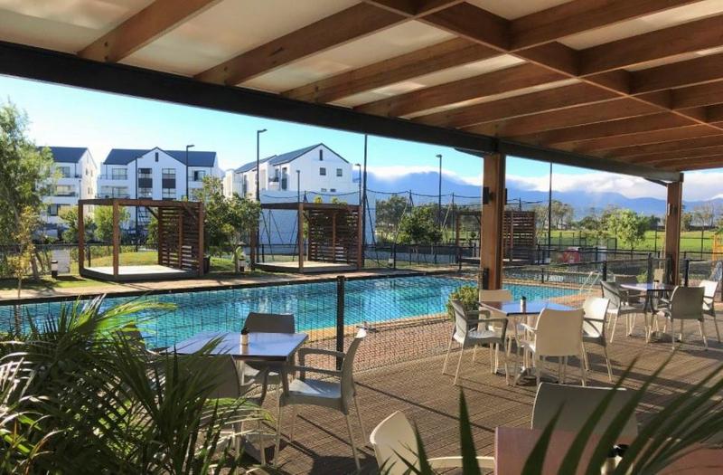 To Let 1 Bedroom Property for Rent in Somerset West Western Cape